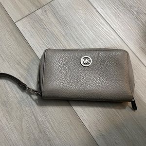 Michael Kors Wallet/Wristlet